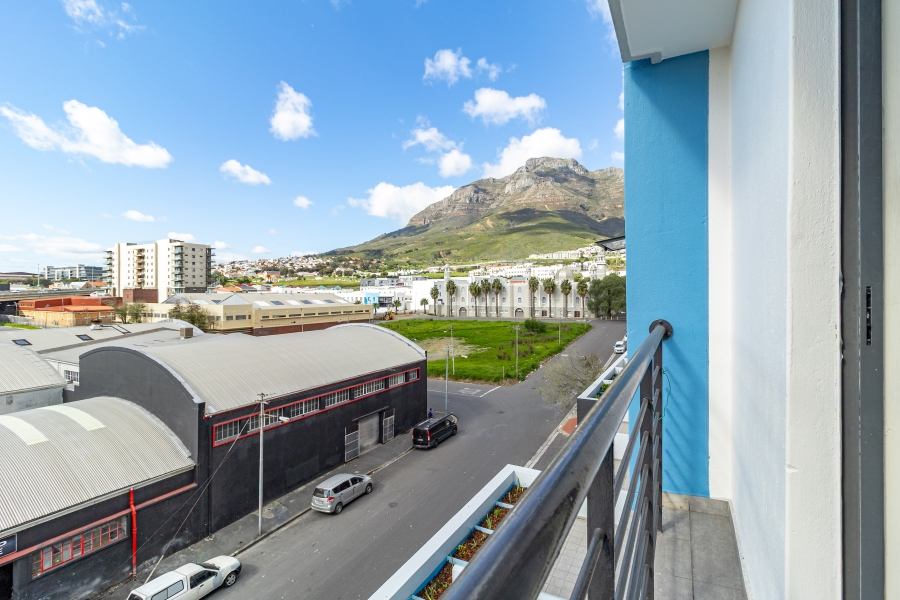 1 Bedroom Property for Sale in Zonnebloem Western Cape